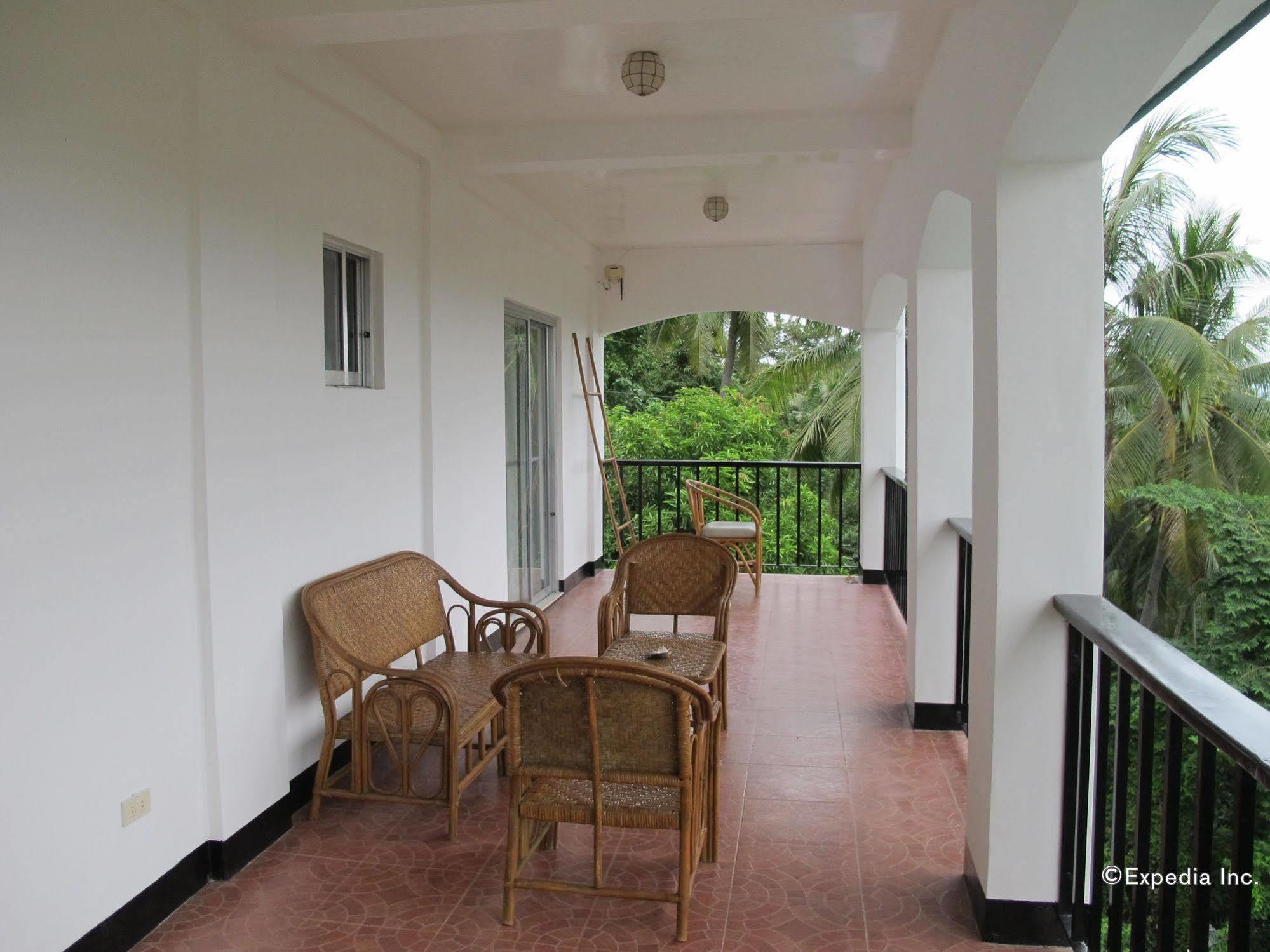 Seahorse Villa Puerto Galera Exterior photo